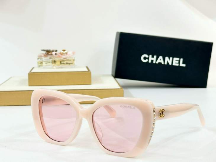Picture of Chanel Sunglasses _SKUfw77293800fw